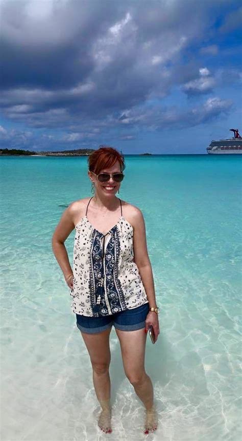 5 Hot Sexy Amy Bruni Bikini Pics