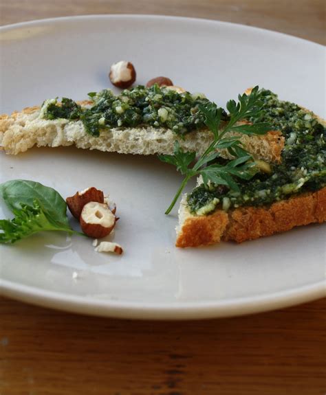 Pesto Aux Fanes De Carottes Noisettes Les D Lices De Letiss