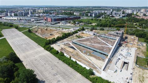 Małopolskie Centrum Nauki Cogiteon pnie się w górę ZDJĘCIA Z DRONA