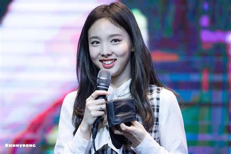 181125 Bunny Nayeon And Her Adorable Smile Rtwicemedia