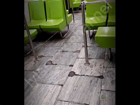putita me deja cogerme en el transporte público míralo antes de que lo borren XVIDEOS