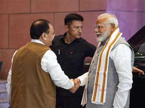 pm modi meets bjp staffers  party headquarters   key elections