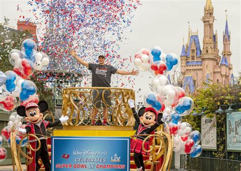 Disneyworldfanjpdisney 100周年も任せて！フロリダディズニーワールドのプロ【wdw】スーパーボウルチャンピオン