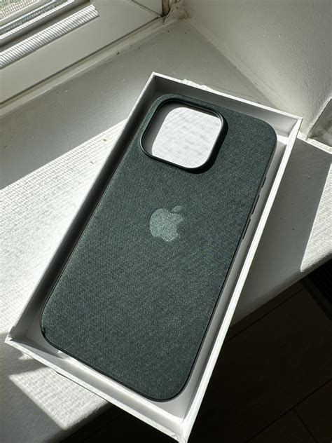 Как выглядят новые чехлы FineWoven для iPhone 15 вживую. Много фото