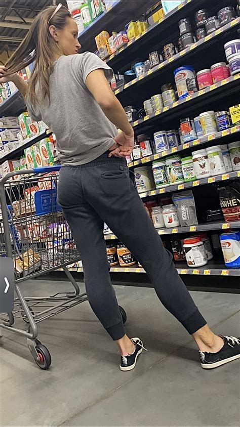 Sexy Fit Slim Brunette Caught Her Squatting Booty Forum