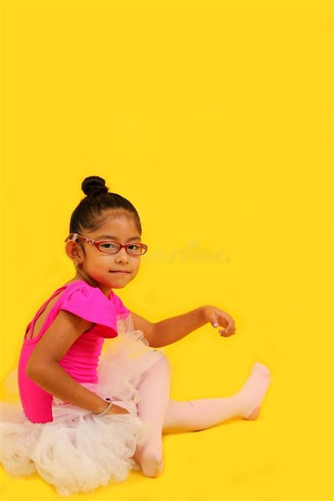 Jaar Oud Blauw Latina Meisje Met Maten Gekleed In Leotard En Ballerina Tutu Neemt Ballet Als