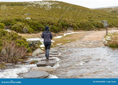 Para Atravessar Um Rio Certamente Não Será Utilizado Um