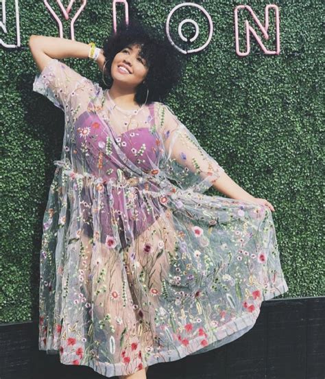 Você sabe o que é a tendência do Naked Dress A Neuf explica