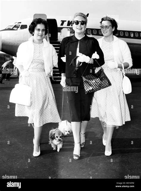 Joan Crawford Center With Her Twin Daughters Cathy Crawford Left