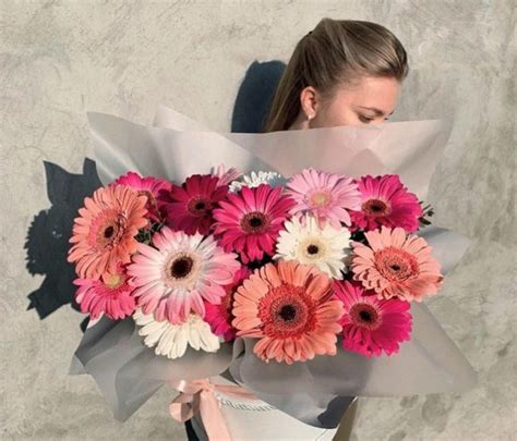 Тонкости и нюансы оформления букета из гербер