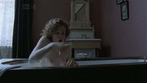 Naked Carolyn Backhouse In Brides In The Bath