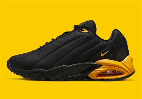 Drakes NOCTA X Nike Hot Step Air Terra Emerges In University Gold Morning After New Album