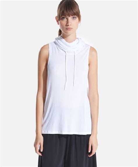 Empiezas a practicar deporte para la operación bikini Viste con las prendas de Oysho El