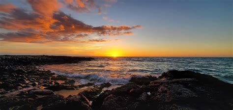 Beautiful Sunset Overlooking Makalawena Beach Hawaii Oc 4608 X 2184