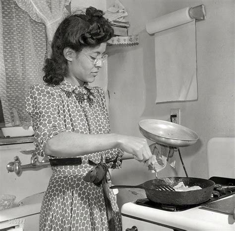 Shorpy Historical Picture Archive Skillet Dinner 1942 High