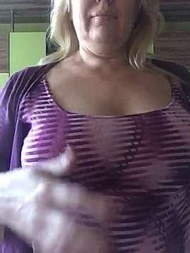 OliviaDancequeen Naked Stripping On Cam For Live Sex Video Chat InTheCrack