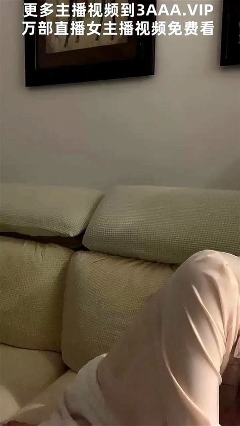 Watch 颜值区女神外表文静很漂亮给大家小露一波撩起衣服贫乳换装衬衣 Asian Chinese Chinese Mode Porn SpankBang