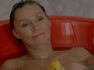 Naked Monique Mercure in Qui a tiré sur nos histoires d amour