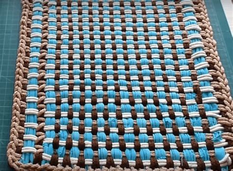 Красивый коврик за один вечер | Weaving rug, Braided rugs, Weaving