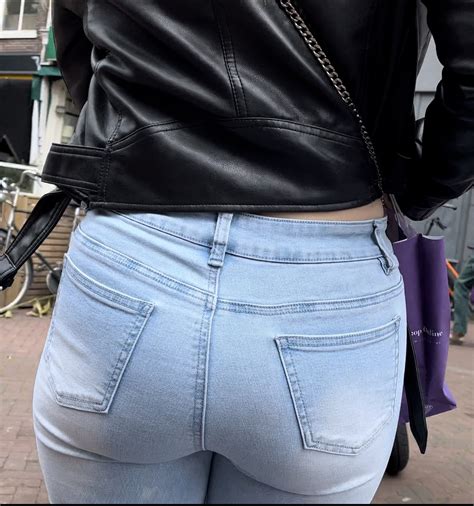 Nice Ass Slim Thick Blonde Girl In Light Colored Blue Jeans Tight Jeans Forum