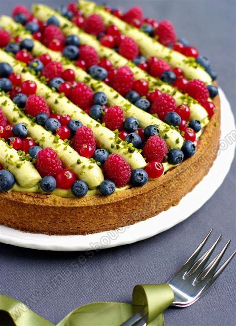 Tarte Aux Fruits Rouges Et Pistaches Avant Une Petite Pause G Teaux