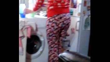 La Tia Lavando 2 XVIDEOS