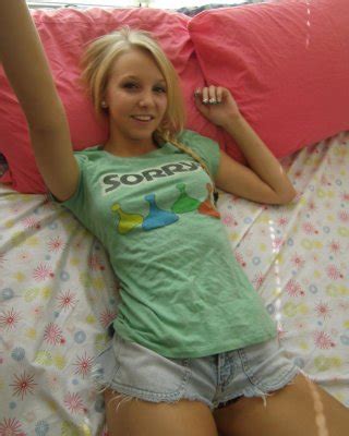 Bed Selfies Porn Pics Pictoa