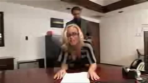 Very Hot Secretary Fucks Boss Xnxx