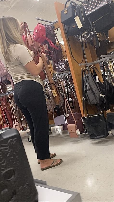 Thick Pawg Blonde Milf Spandex Leggings Yoga Pants Forum