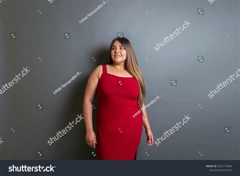 Beautiful Sensual Plus Size Latina Model Foto Stock 2022173084