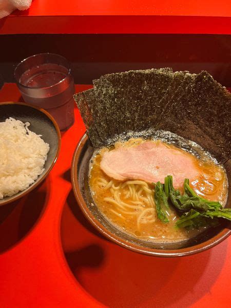 『海苔ラーメン硬め濃いめ、ライス』横浜ラーメン 斎藤家のレビュー ラーメンデータベース