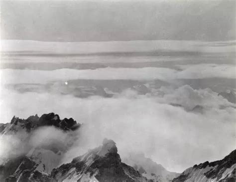 mountain peaks  clouds george mallory mount everest expedition