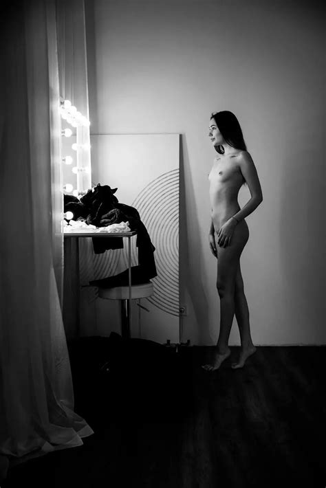 Oc Looking In The Mirror Nudes Labeautefeminine Nude Pics Org