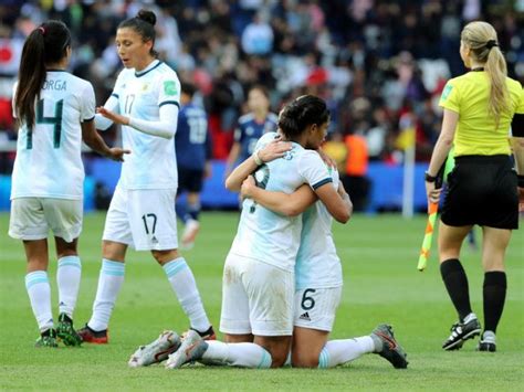 El fútbol no es un juego para mujeres en América Latina Dinero en Imagen