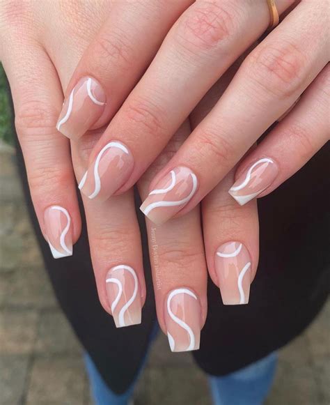 Diseños De Uñas Blancas Para Un Look Discreto Y Elegante Glamour