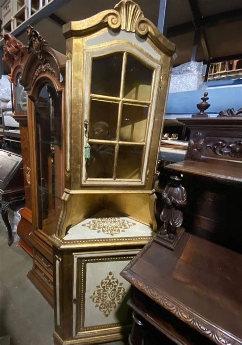 Винтаж: Угловой шкаф. Витрина. Шкаф для посуды. Мебель Барокко. Винтаж ...