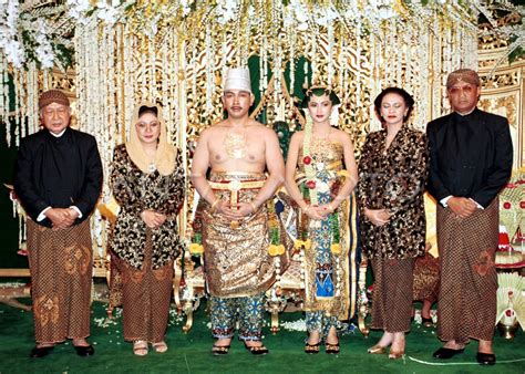 pernikahan tommy soeharto  tata antara foto