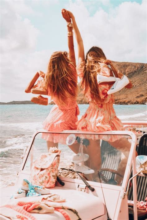 Pin By ↞ 𝚈𝚎𝚜𝚎𝚗𝚒𝚊 𝚂𝚊𝚗𝚌𝚑𝚎 On Summer Fun Loveshackfancy Friend