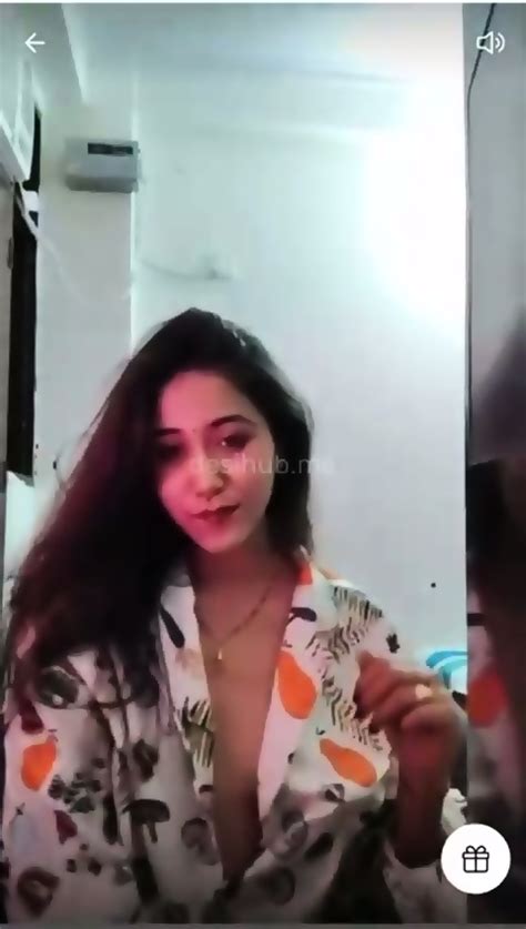 Desi Girl Goes Nude Fully Topless On Tango Live Teasing Her Boobs For All To See