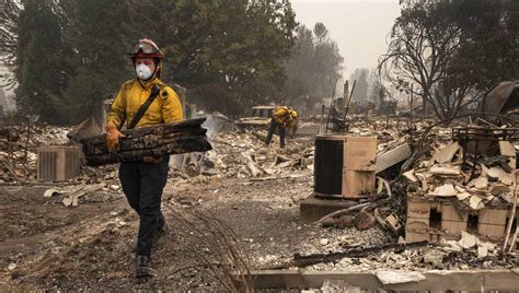 Dozens still missing in Oregon as weather helps fire fight