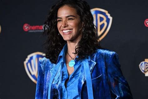 Personagem de Bruna Marquezine terá papel especial em Besouro Azul