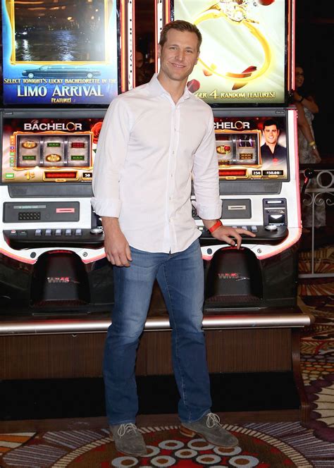 Jake Pavelkas Girlfriend Didnt Know He Was The Bachelor