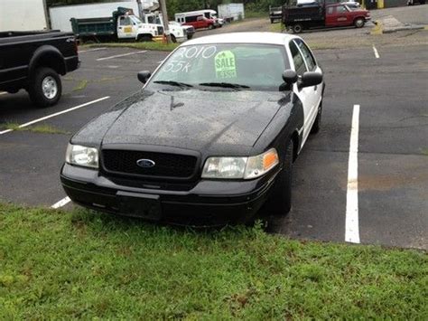 Buy Used 2010 Ford Crown Victoria Police Interceptor Sedan 4 Door 4 6l In Portland Connecticut