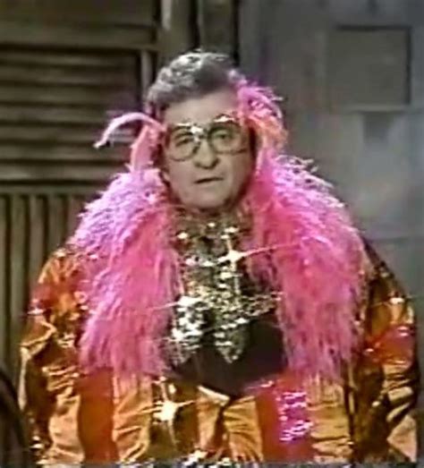 Funny Harry Styles Pictures With Captions I Smell Pussy