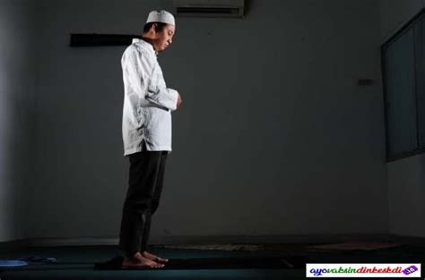 Rangkaian Tata Cara Sholat 5 Waktu Beserta Bacaannya