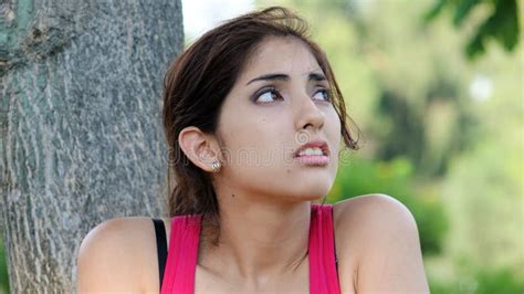 Überraschte Hübsche Latina Person Stockbild Bild von latein frau 129837863