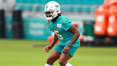 Dolphins Cb Jalen Ramsey Carted Off With Knee Injury Likely To Miss Time