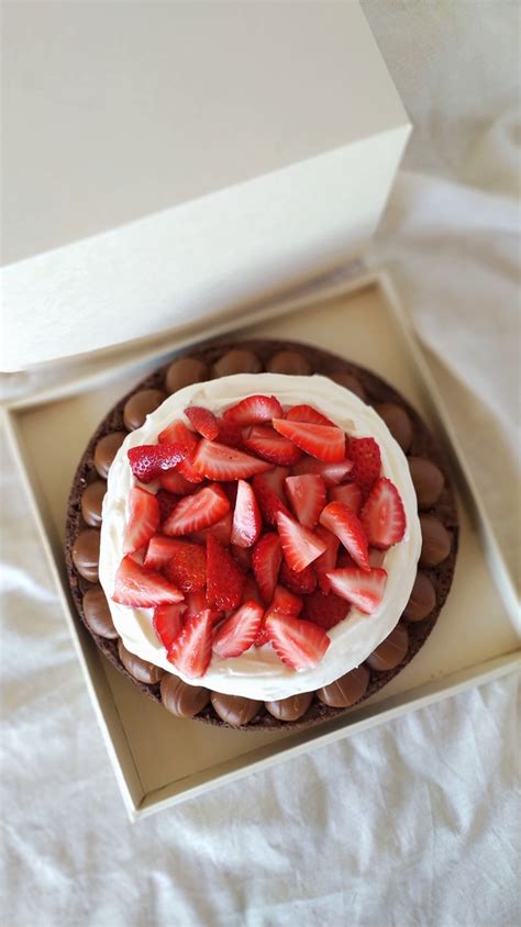 Torta Brownie Con Frutos Rojos Comprar En Piurabakery