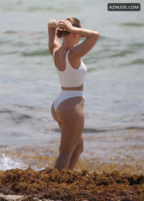 Bianca Elouise Showed Off Her Curves In A White Bikini On The Beach In Miami AZNude