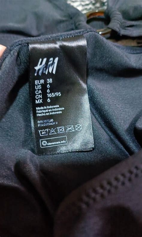 H M Non Padded Triangle Bikini Set Black Fesyen Wanita Pakaian Wanita Lainnya Di Carousell